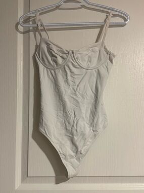 Babaton White Scoop Neck Bodysuit